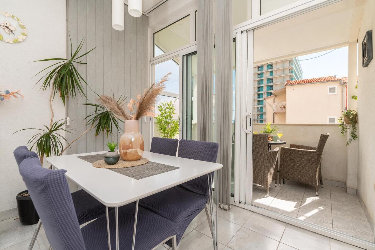 Luxury Apartments Nadalina Sea View マカルスカ エクステリア 写真