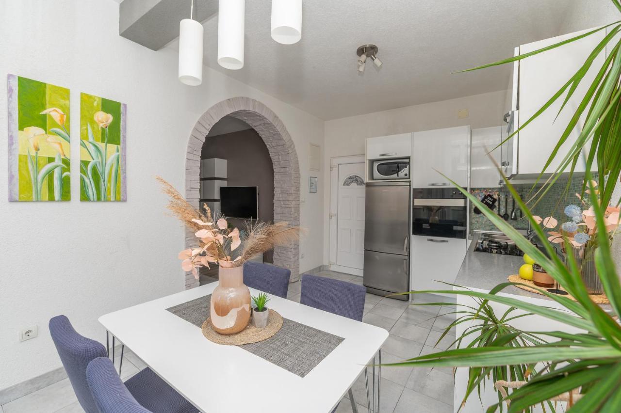 Luxury Apartments Nadalina Sea View マカルスカ エクステリア 写真