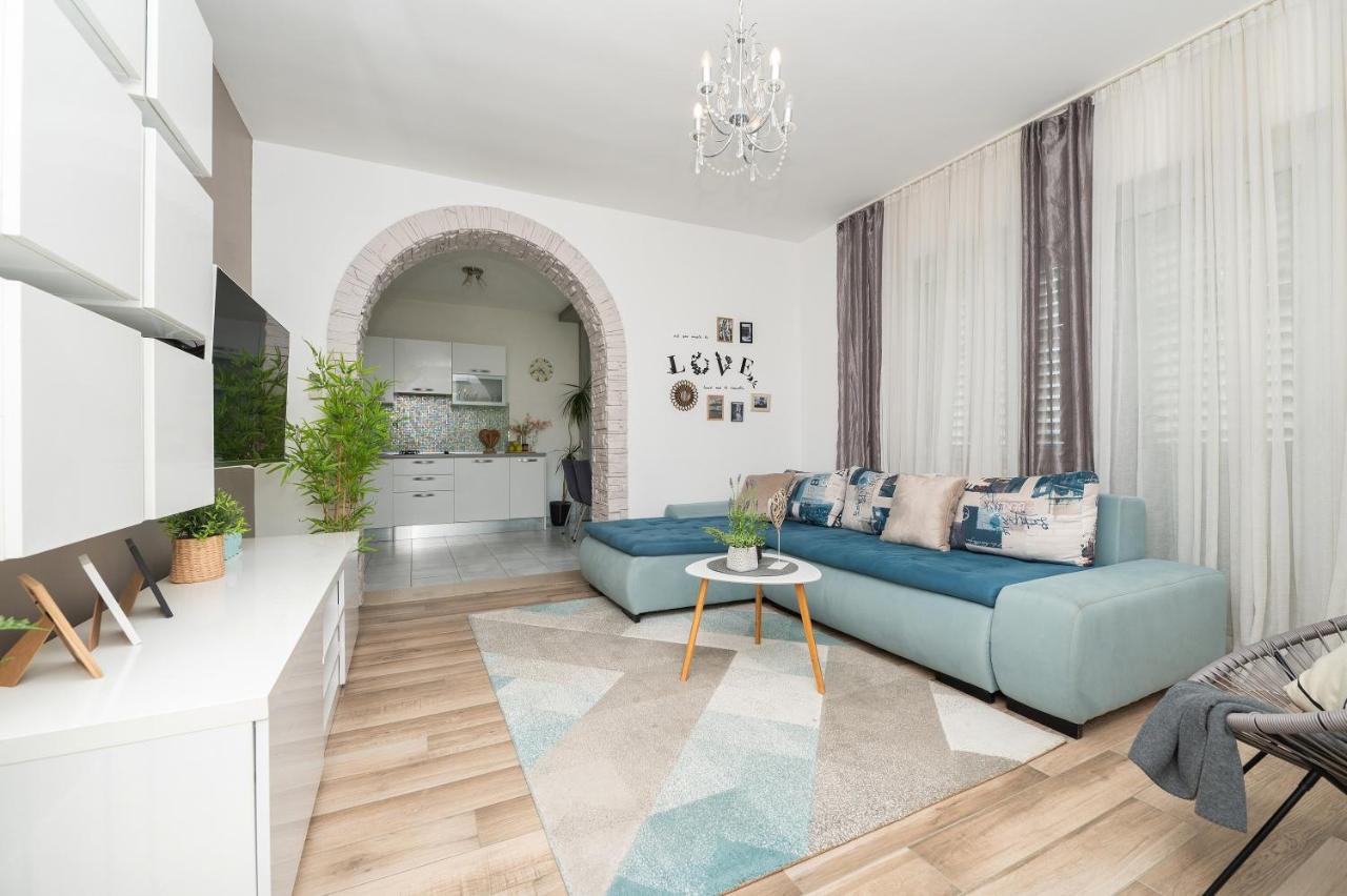 Luxury Apartments Nadalina Sea View マカルスカ エクステリア 写真