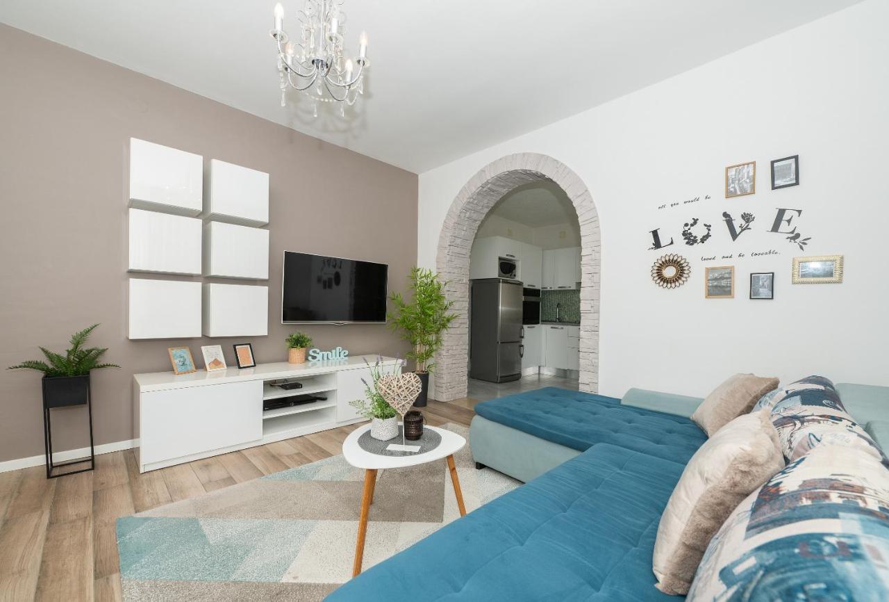 Luxury Apartments Nadalina Sea View マカルスカ エクステリア 写真